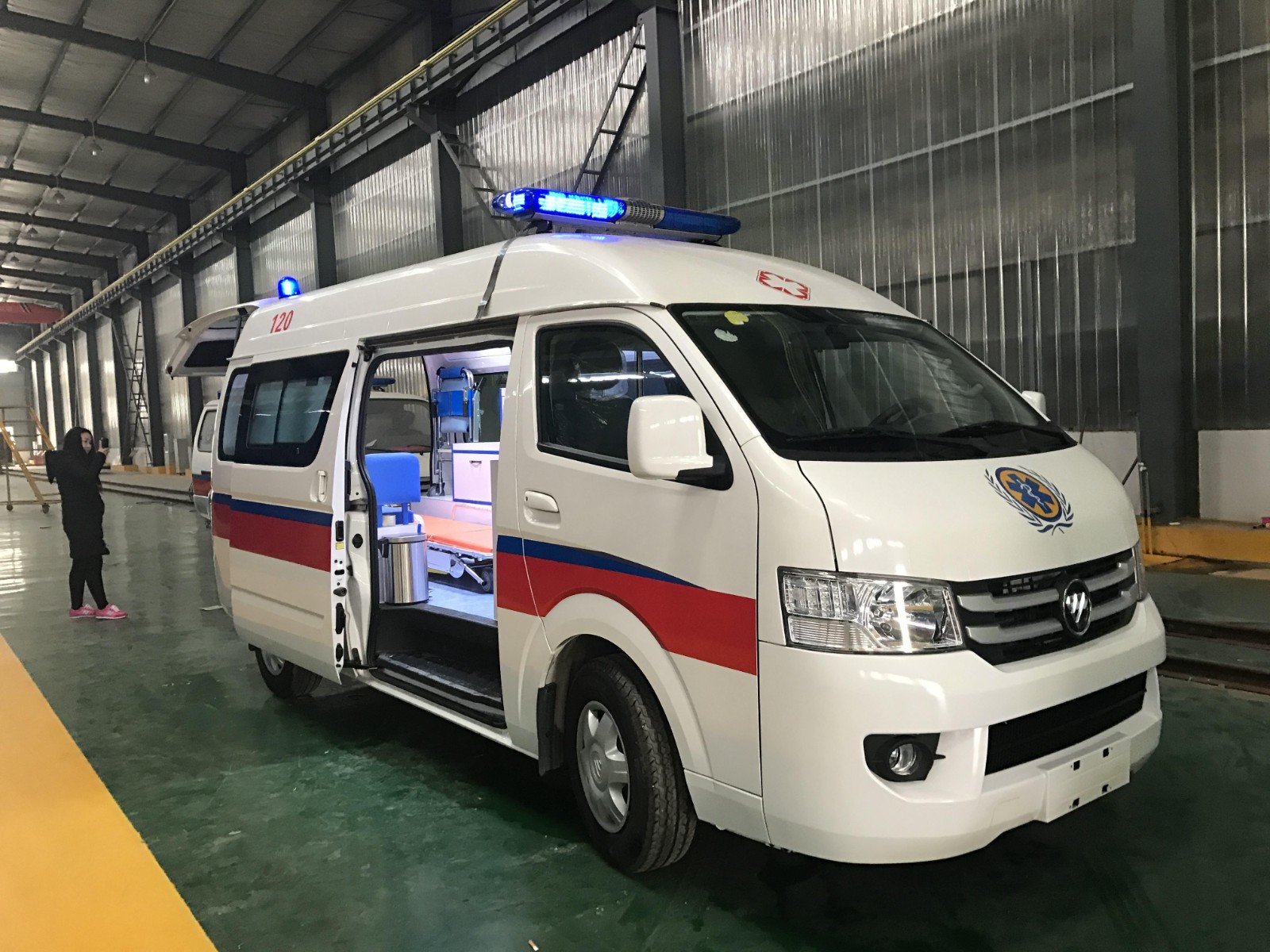 屏边救护车转院
